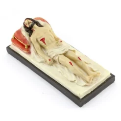 Statua Gesù Morto In Resina Colorata 14X6 Cm -Vendite Consumabili 15400826 statua gesu morto in resina colorata misura cm 14x6c 550x550w