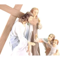 Statua Gesù Al Calvario In Resina Colorata 29 Cm -Vendite Consumabili 15400970 statua gesu al calvario in resina colorata 29 cmc 550x550w