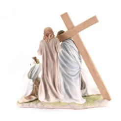 Statua Gesù Al Calvario In Resina Colorata 29 Cm -Vendite Consumabili 15400970 statua gesu al calvario in resina colorata 29 cmh 550x550w