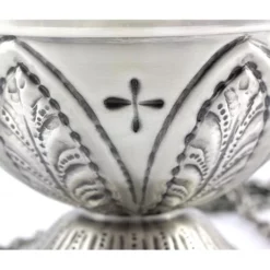 Turibolo Con Navetta In Ottone Cesellato Foglie 21 Cm 15 Turibolo Con Navetta In Ottone Cesellato Foglie 21 Cm -Vendite Consumabili 200026 Turibolo con Navetta in fusione cesellato foglie Altezza cm 21 g 550x550w