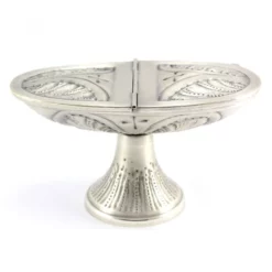 Turibolo Con Navetta In Ottone Cesellato Foglie 21 Cm 18 Turibolo Con Navetta In Ottone Cesellato Foglie 21 Cm -Vendite Consumabili 200026 Turibolo con Navetta in fusione cesellato foglie Altezza cm 21 i 550x550w