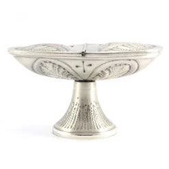 Turibolo Con Navetta In Ottone Cesellato Foglie 21 Cm 19 Turibolo Con Navetta In Ottone Cesellato Foglie 21 Cm -Vendite Consumabili 200026 Turibolo con Navetta in fusione cesellato foglie Altezza cm 21 l 550x550w