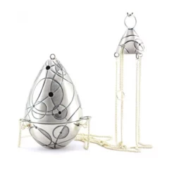 Turibolo Con Navetta Cosmos In Ottone Cesellato A Mano 21 Cm -Vendite Consumabili 200027 Turibolo con Navetta in fusione cesellato pigna Altezza cm 21 c 550x550w