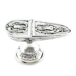 Turibolo Con Navetta Cesellato In Fusione Argentato 26 Cm 15 Turibolo Con Navetta Cesellato In Fusione Argentato 26 Cm -Vendite Consumabili 200030 turiblo con navetta cesellato in fusione argentato altezza cm 26 h 550x550w