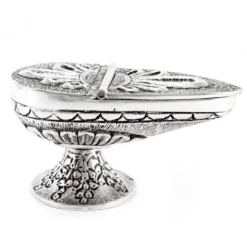 Turibolo E Navetta Cesellato Con Decoro Cerchi 28 Cm 16 Turibolo E Navetta Cesellato Con Decoro Cerchi 28 Cm -Vendite Consumabili 200058 turibolo e navetta cesellato con decoro cerchi 28 cmg 550x550w