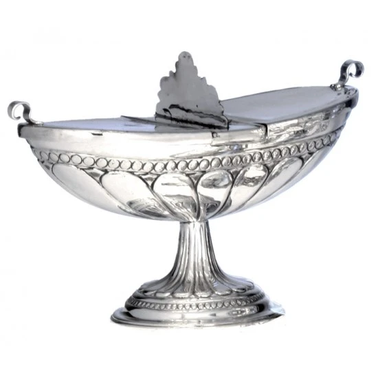 Navetta Fresoni Per Turibolo Argento 800° 14 Cm 1 Navetta Fresoni Per Turibolo Argento 800° 14 Cm