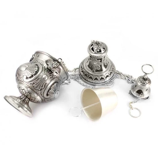 Turibolo E Navetta Cesellato Stile Barocco 30 Cm 3 Turibolo E Navetta Cesellato Stile Barocco 30 Cm - immagine 3