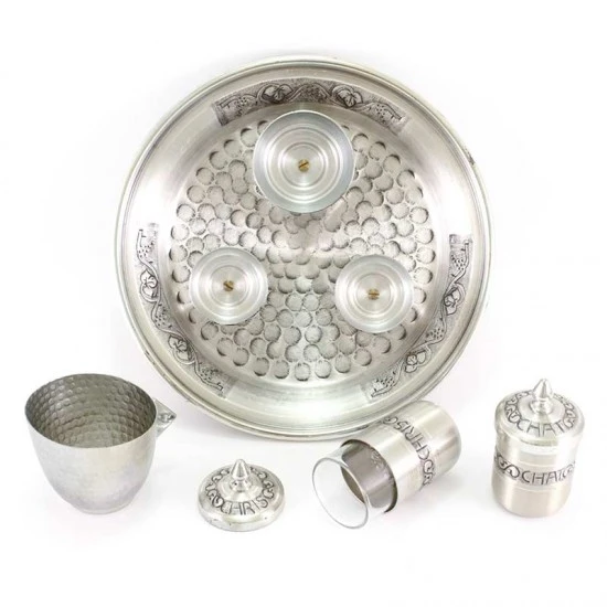 Servizio Battesimo Ottone Argentato Inciso Piatto 18 Cm 2 Servizio Battesimo Ottone Argentato Inciso Piatto 18 Cm - immagine 2