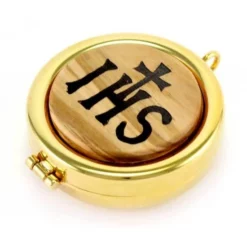 Teca Eucaristica In Ulivo Con IHS Diametro 6 Cm -Vendite Consumabili 570048 teca eucaristica in ulivo con ihs diametro 6 cmb 550x550w