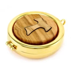 Teca Eucaristica In Ulivo Con Tau Diametro 6 Cm -Vendite Consumabili 570049 teca eucaristica in ulivo con tau diametro 6 cmb 550x550w