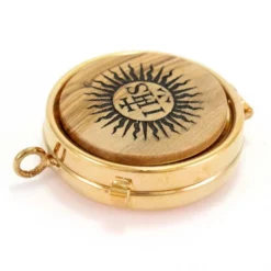 Teca Eucaristica Placca Olivo IHS Sole Diametro 5,5 Cm -Vendite Consumabili 570056 teca eucaristica placca olivo ihs sole diametro 5 5 cmc 550x550 1